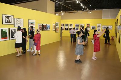 第28屆全國攝影藝術展覽在臨海盛大開幕，承辦展覽展示活動展現時代光影